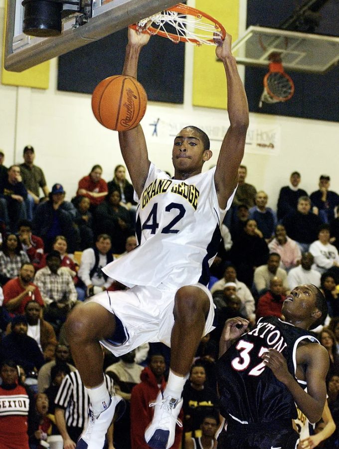 Al Horford throws down a monster dunk in his Grand Ledge days.